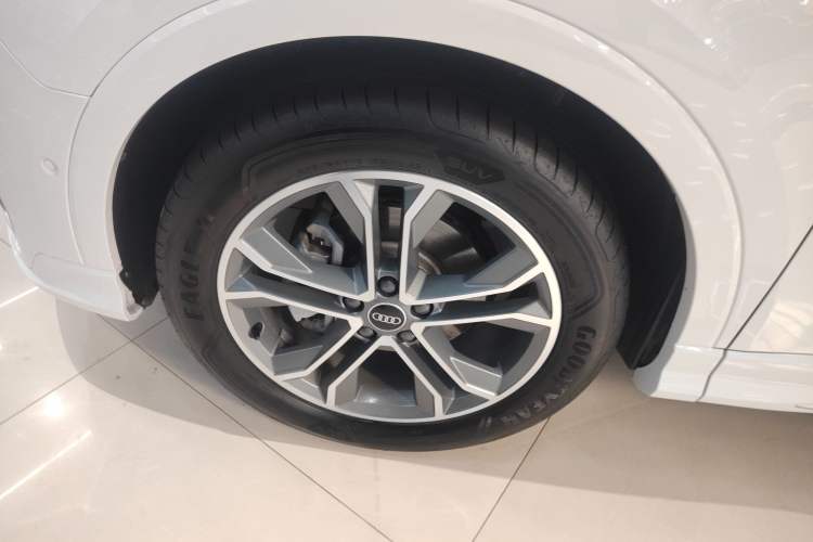 Used Audi Q3 2022 40 TFSI Fashion Dynamic Model