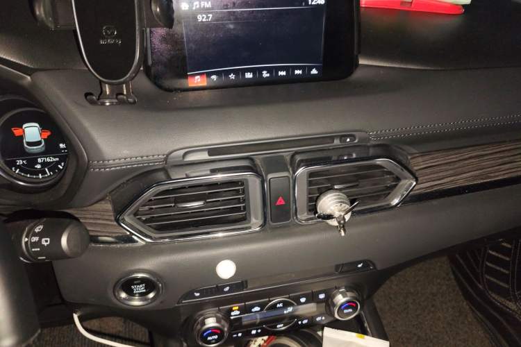 Used Mazda CX-5 2017 2.5L Automatic 4x4 Flagship Version China V Standard Audio And AC Panel