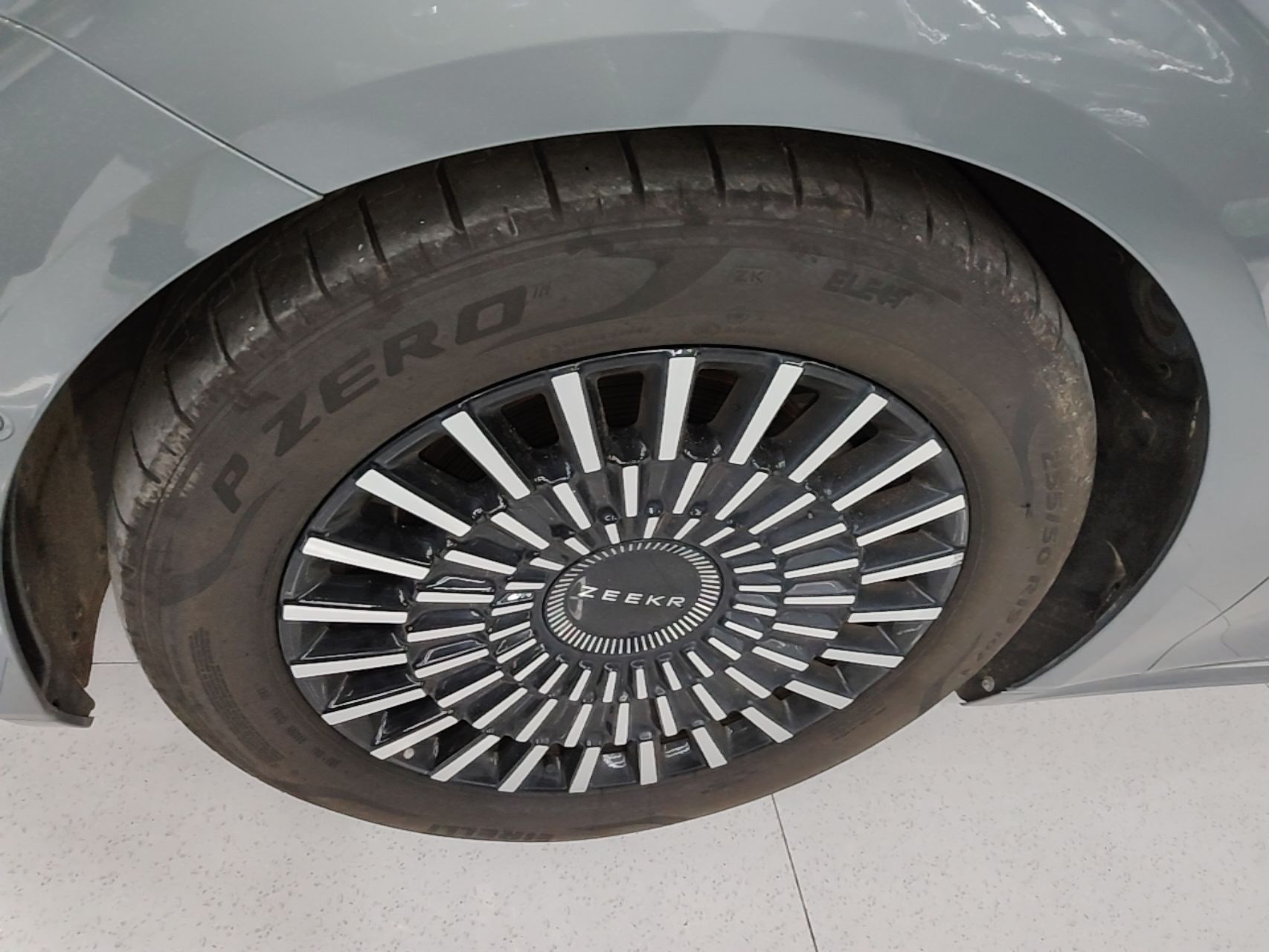 Zeekr 009 2024 7-Seater Walk-Through Version Four-Wheel Drive 108 kWh — снимка 10