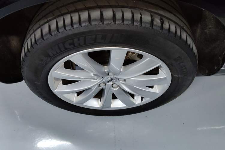 Used Volvo XC90 2018 T6 Zhiyi Edition 7-Seater Right Rear Wheel Hub