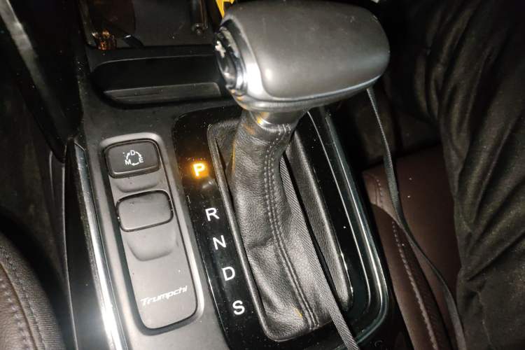 Used GAC Trumpchi GS4 2018 200T G-DCT Two-Wheel Drive Elite Edition Gear Lever