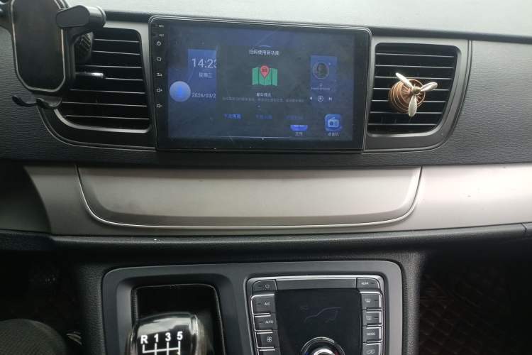 Used SAIC MAXUS G10 2019 PLUS 1.9T Manual Passenger Version Diesel Emission Standard China V
