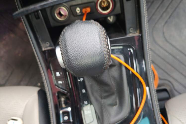 Used Baojun 730 2017 1.5T DCT Flagship Model 7 Seats China V Emission Standard Gear Lever