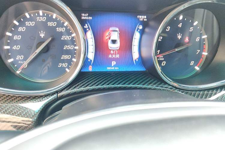 Used Maserati President 2013 3.0T Standard Model Odometer Close Up