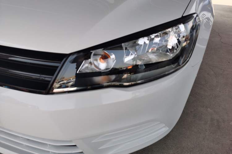 Used Volkswagen Jetta 2015 Value Edition 1.6L Manual Fashionable Style
