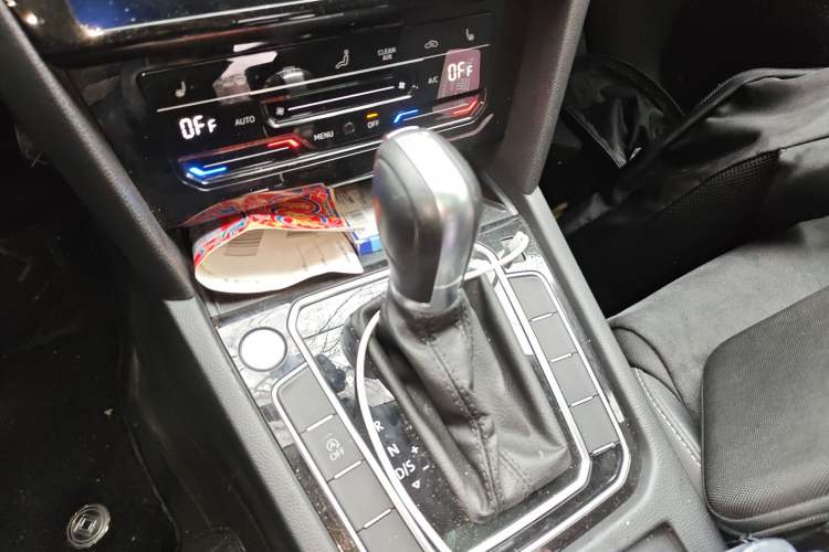 Used Volkswagen Magotan 2020 330TSI DSG Luxury Edition Gear Lever