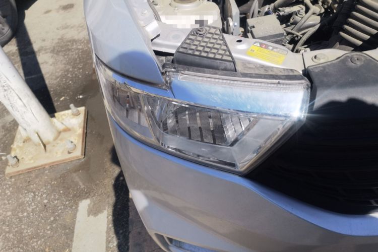 Used Wuling Hongguang V 2022 1.5L Jingqu Version Hydraulic Power Steering LAR Exterior 3