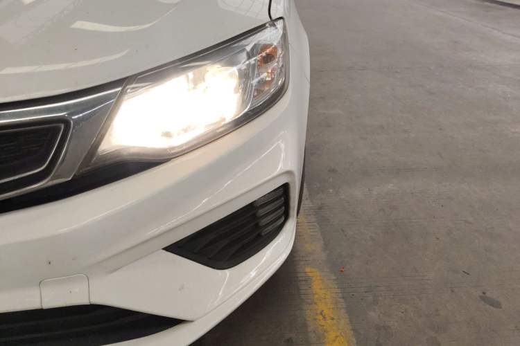 Used Geely Auto Vision 2020 Revised Version 1.5L CVT Asian Games Edition Left Front Headlight
