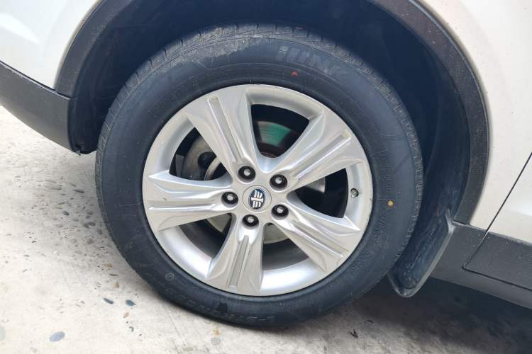 Used Bestune X80 2015 1.8T Automatic Luxury Model Left Front Wheel Hub