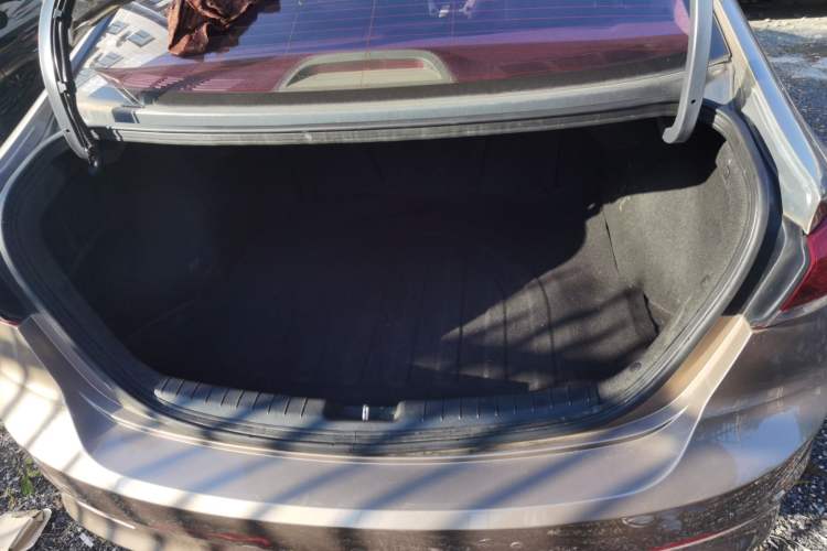 Used Hyundai Elantra (6th Generation / Lingdong) 2016 1.6L Automatic ZhiXuan – Elite Version Trunk