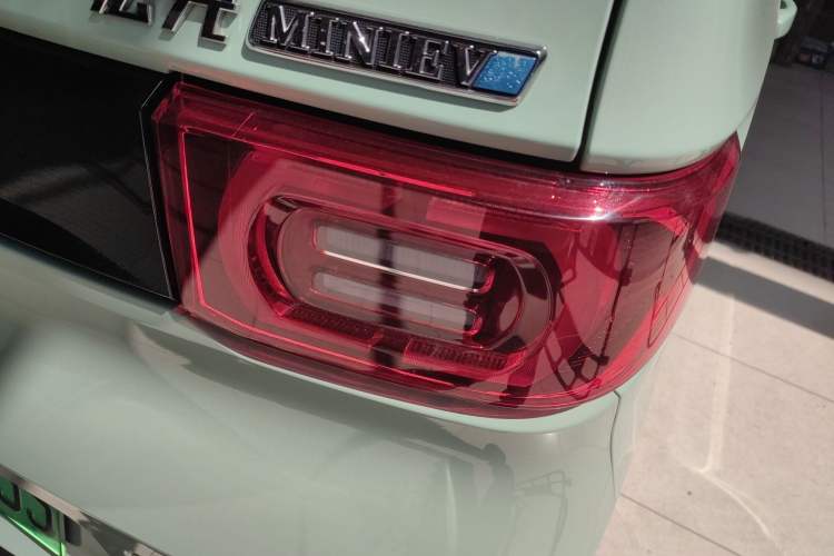 Used Wuling Hongguang MINIEV 2021 Macaron Premium Model – Lithium Iron Phosphate
