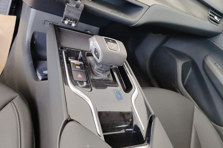 Used Hongqi E-QM5 2023 Base Travel Edition Gear Lever