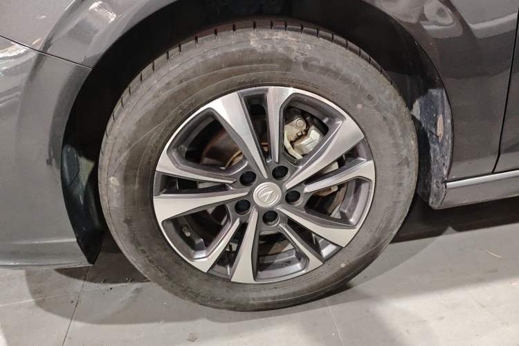 Used CHANGAN Eado 2023 Changan Edition PLUS Blue Whale NE 1.4T GDI DCT Prestige Version Exterior 4