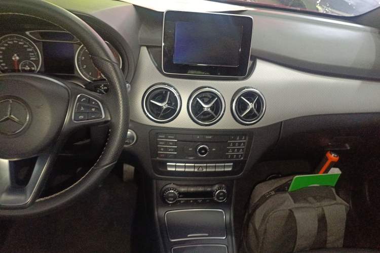 Used Mercedes-Benz B-Class 2015 B 200 Fashion Model