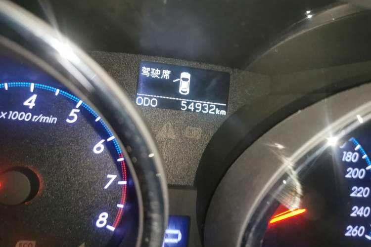 Used Toyota Reiz 2010 2.5V Fengdu Elite Edition Odometer Close Up