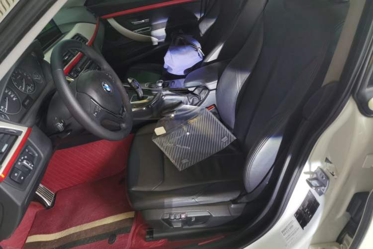 Used BMW 3 Series GT 2013 320i Leading Model