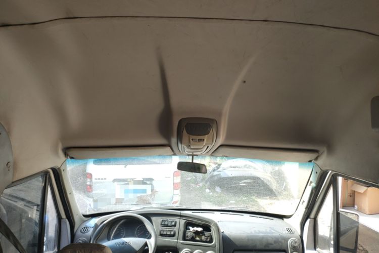 Used Iveco Power Daily 2017 2.5T Classic A37 High-Roof 7-Seater Passenger Van 47Z5