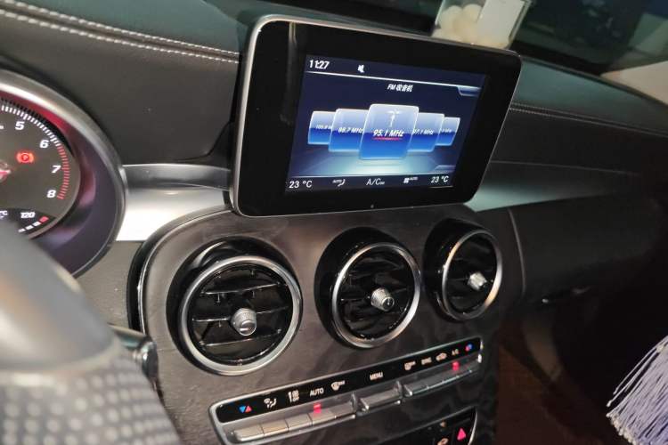 Used Mercedes-Benz C-Class 2016 C 200 L Sport Edition Audio And AC Panel