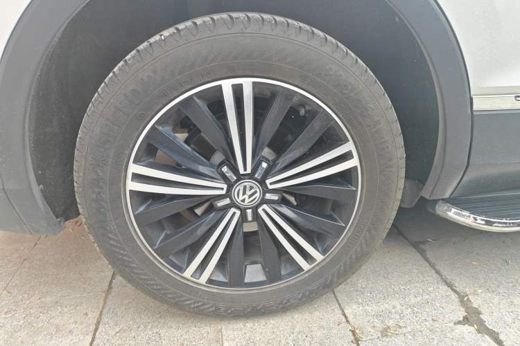 Used Volkswagen Tiguan L 2017 330TSI Automatic Two-Wheel Drive Flagship Edition