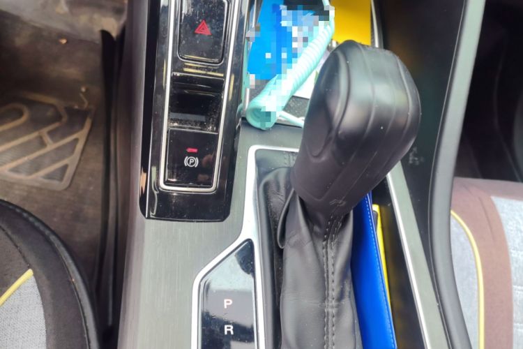 Used Roewe i5 2023 1.5L CVT Luxury Edition Gear Lever