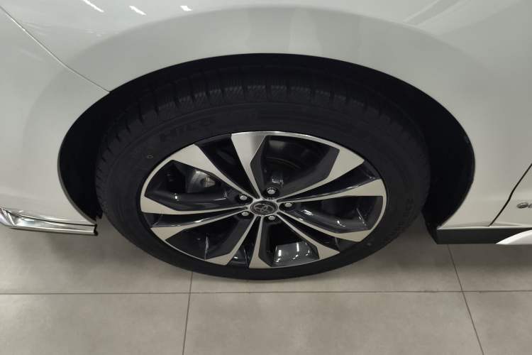 Used Toyota Granvia 2024 2.5L Hybrid Prestige PLUS Edition
