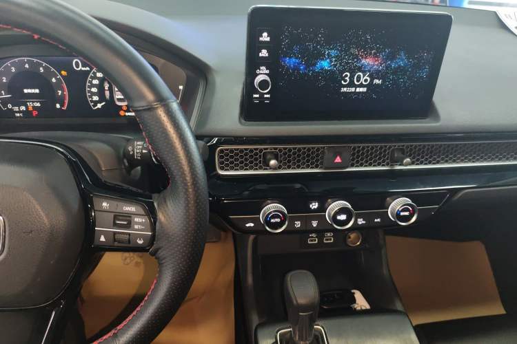 Used Honda Civic 2023 240TURBO CVT Dynamic Edition
