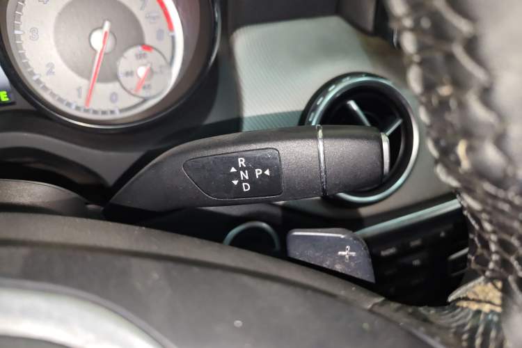 Used Mercedes-Benz GLA 2015 GLA 200 Fashion Model
