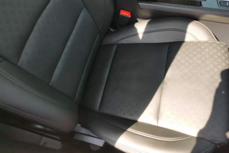 Used Sinotruk VGV U70 2020 1.5T Automatic Smart Enjoyment Elite Edition 5 Seats Right Front Seat