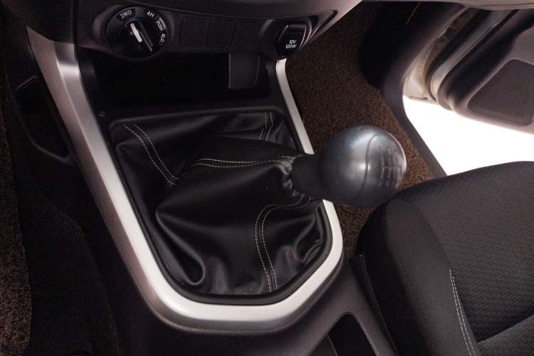 Used Nissan Navara 2017 2.5L Manual 4x4 Standard Edition QR25
