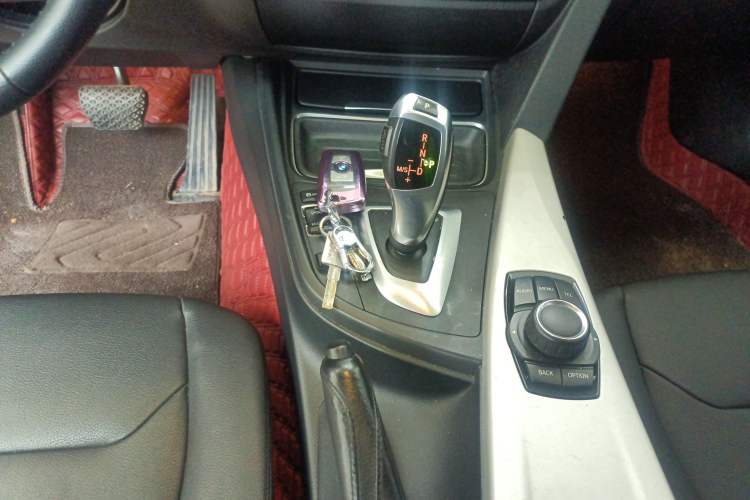 Used BMW 3 Series 2015 320Li Luxury Edition Fashion Model
