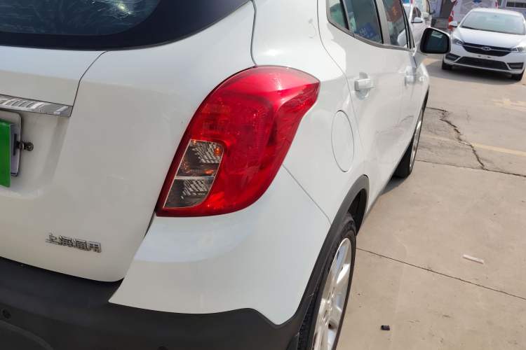 Used Buick Encore 2015 1.4T Automatic Two-Wheel Drive Urban Elite Version
