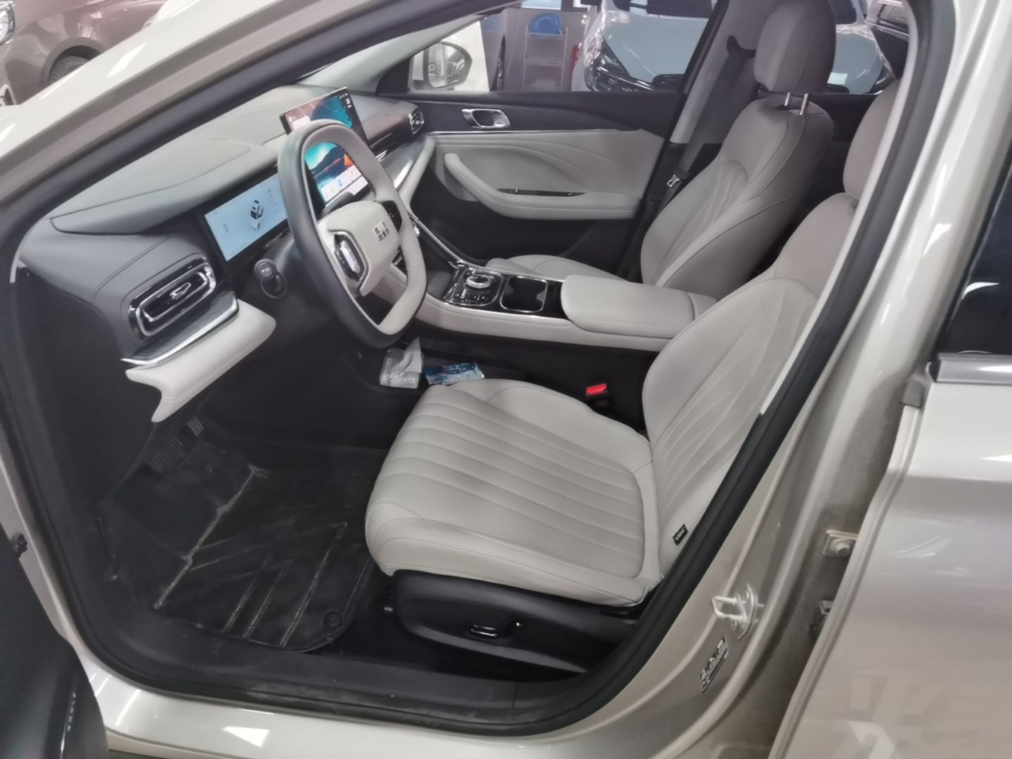 Geely Galaxy Stellar 6 2026 Model 125km Exploration+ Edition — снимка 17