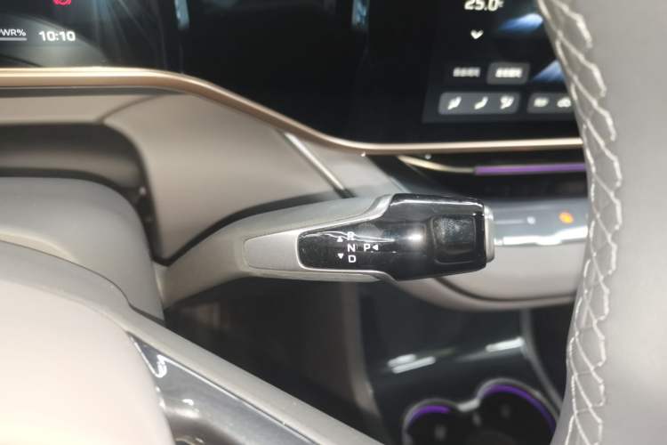 Used Hongqi EH7 2024 690 Pro Gear Lever