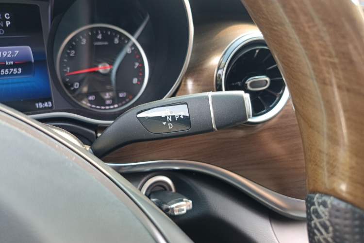 Used Mercedes-Benz V-Class 2021 V 260 Prestige Edition Gear Lever