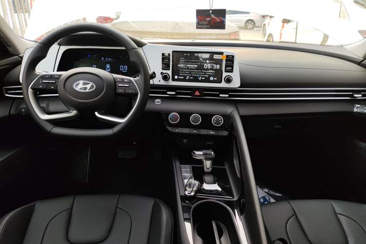 Used Hyundai Elantra 2023 1.5L CVT GLX Elite Edition
