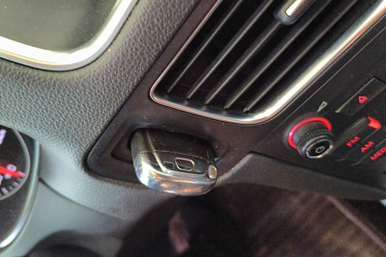 Used Audi Q5 2012 2.0TFSI Technology Model Vehicle Key