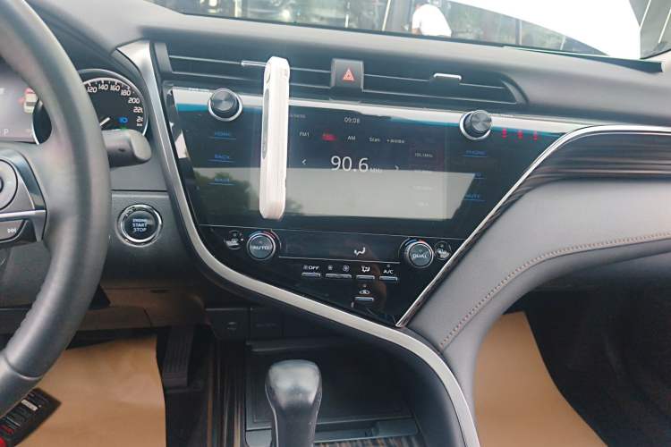 Used Toyota Camry 2019 Revised Version 2.0G Luxury Edition
