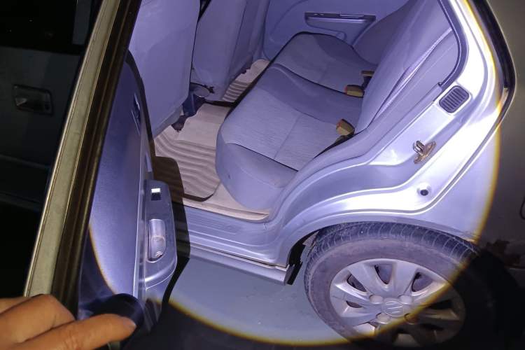 Used Suzuki Lingyang 2012 1.3L Base Version
