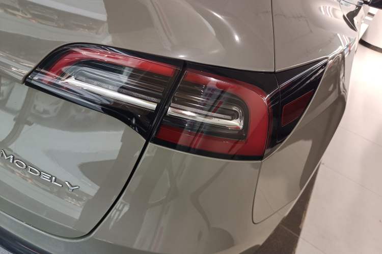 Used Tesla Model Y 2021 Standard Range Rear-Wheel Drive Version