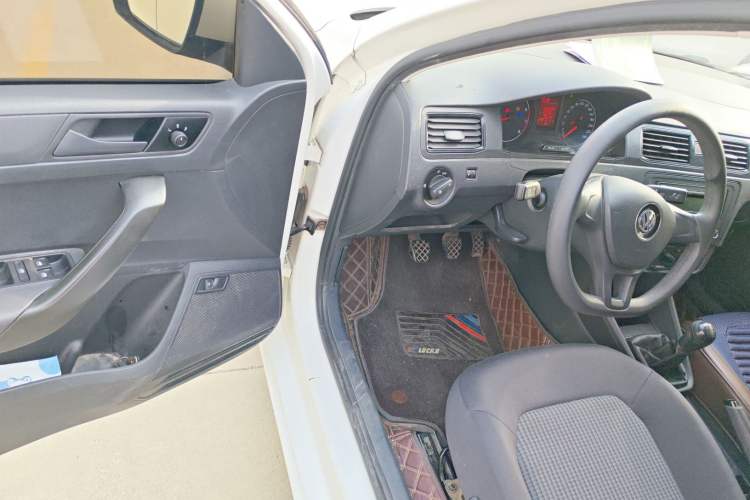 Used Volkswagen Santana 2016 1.4L Manual Fashion Edition Driver Seat