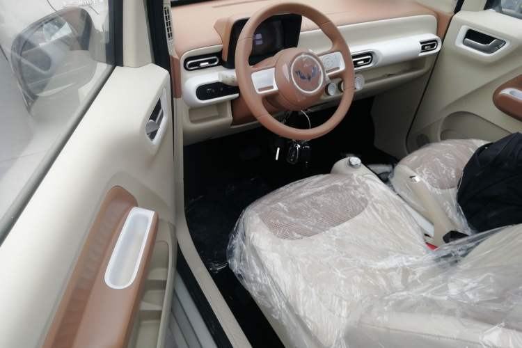 Used Wuling Hongguang MINIEV 2024 3rd Generation 215km Youth Edition
