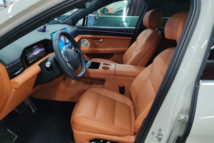 Used Hima AITO M5 2025 Extended-Range Ultra All-Wheel-Drive Version Left Front Seat