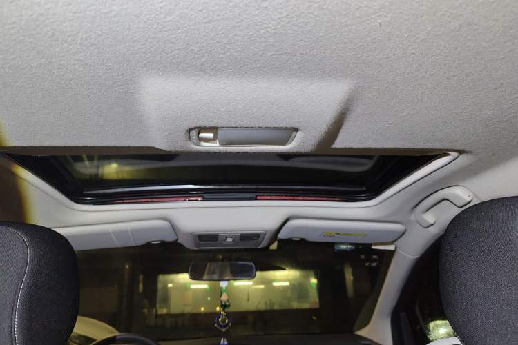 Used Nissan Tiida 2016 1.6L CVT Cool Dynamic Edition