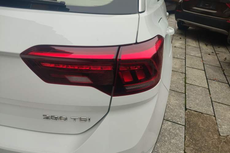 Used Volkswagen T-ROC 2022 280TSI DSG Two-Wheel Drive Elite PLUS Right Rear Taillight