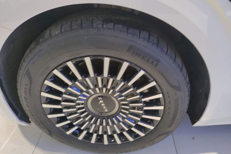 Used Zeekr 009 2022 WE Edition Left Front Wheel Hub