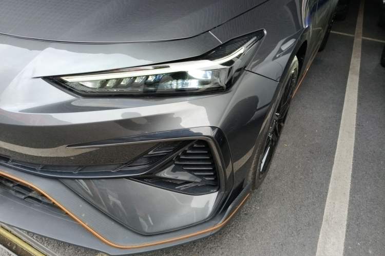 Used Changan UNI-V 2025 Model Third-Generation 1.5T 500Bar Prestige Sports Edition
