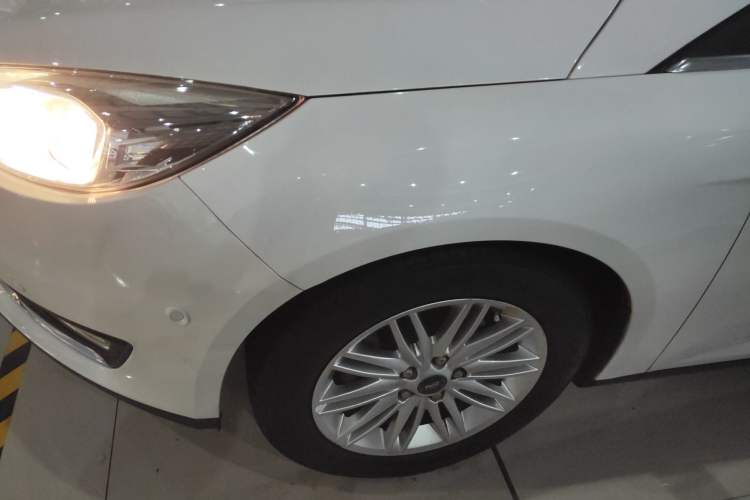 Used Ford Focus 2015 Sedan EcoBoost 180 Automatic Flagship Model