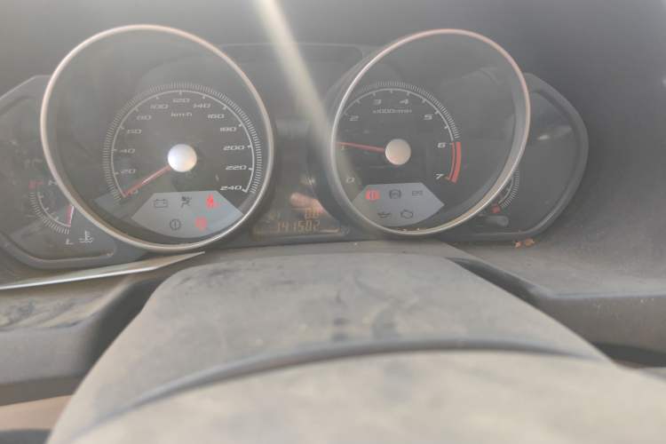 Used Brilliance Junjie FSV 2011 New Edition 1.5L Automatic Comfort Model Odometer Close Up