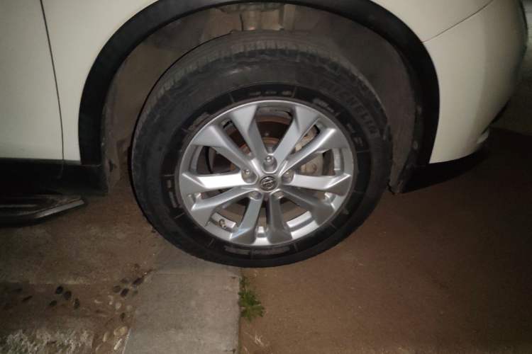 Used Nissan X-Trail 2014 2.0L CVT Comfort Edition 2WD Right Front Wheel Hub