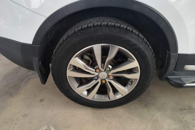 Used Geely Auto Emgrand X7 Sport 2016 1.8TD Automatic ZhiZun Version Right Rear Wheel Hub